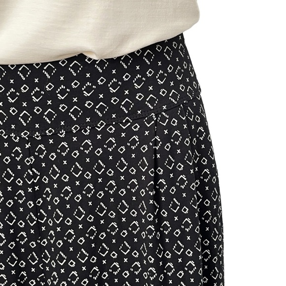 J. Jill Wearever Collection Black/Off-white Stretch Pleated Crop Pants Sz. Small - Picture 4 of 11
